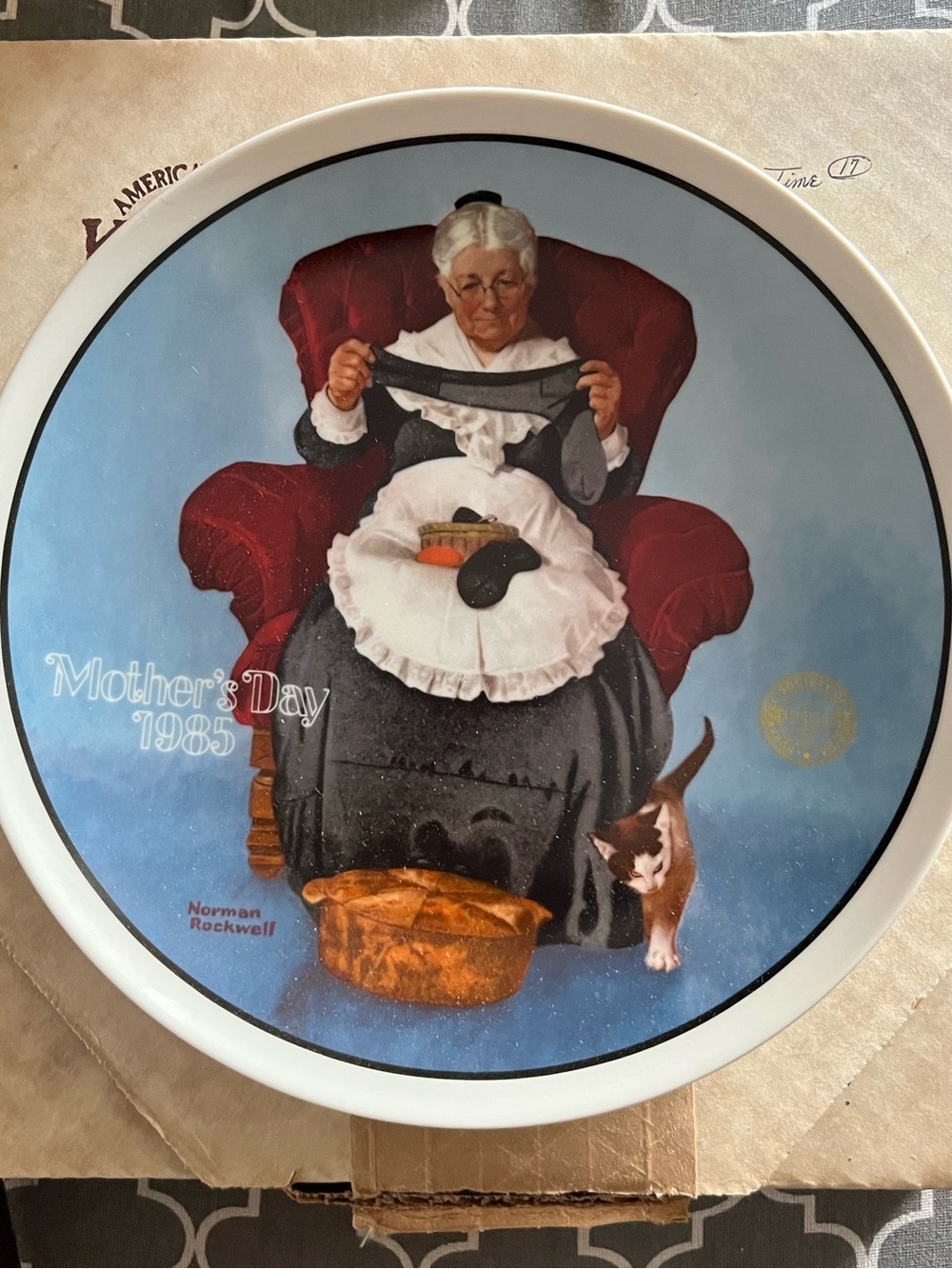 Collector Plate “MENDING TIME” By Norman Rockwell 1985 Edwin Knowles
